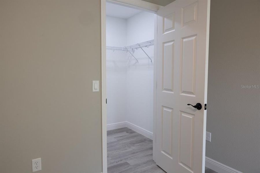 Spacious, unfurnished interior of a new home in , Citrus Springs (Image 24).