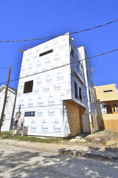 Image 33 of a home in . Image 33 of a home in .