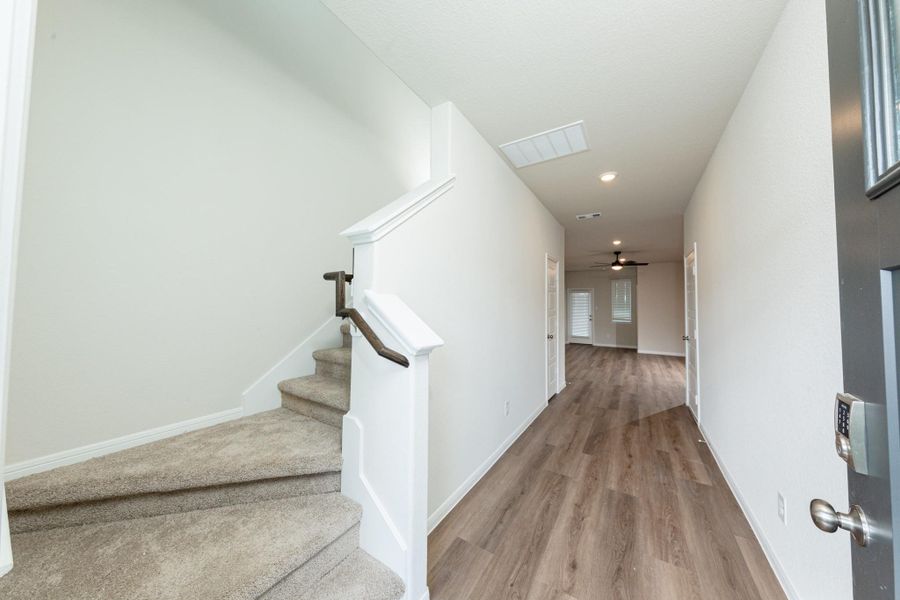 Spacious, unfurnished interior of a new home in Bammel Oaks, Houston (Image 12). Spacious, unfurnished interior of a new home in Bammel Oaks, Houston (Image 12).