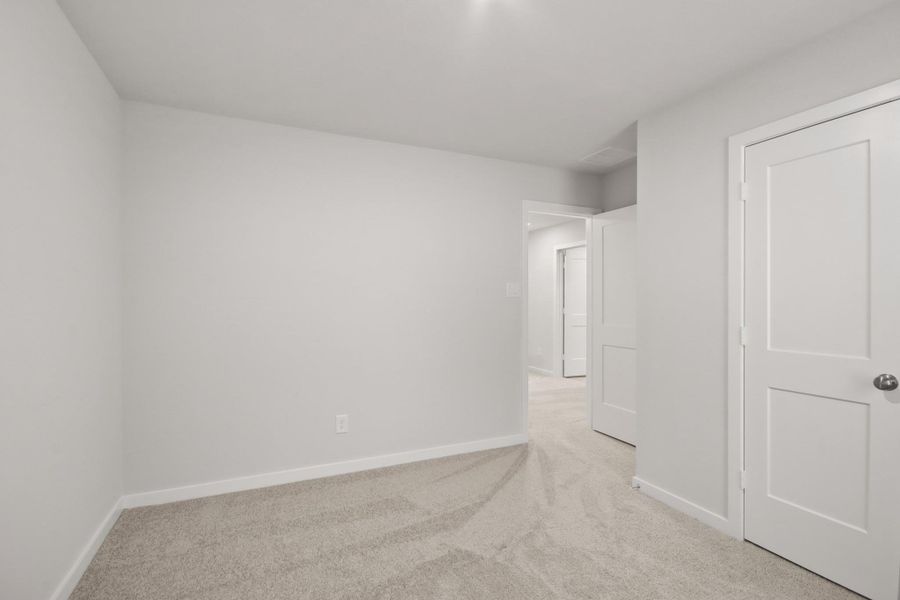 Spacious, unfurnished interior of a new home in Maple Heights, Porter (Image 12).