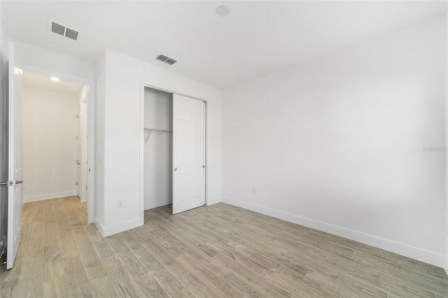 Spacious, unfurnished interior of a new home in , Ocala (Image 15).