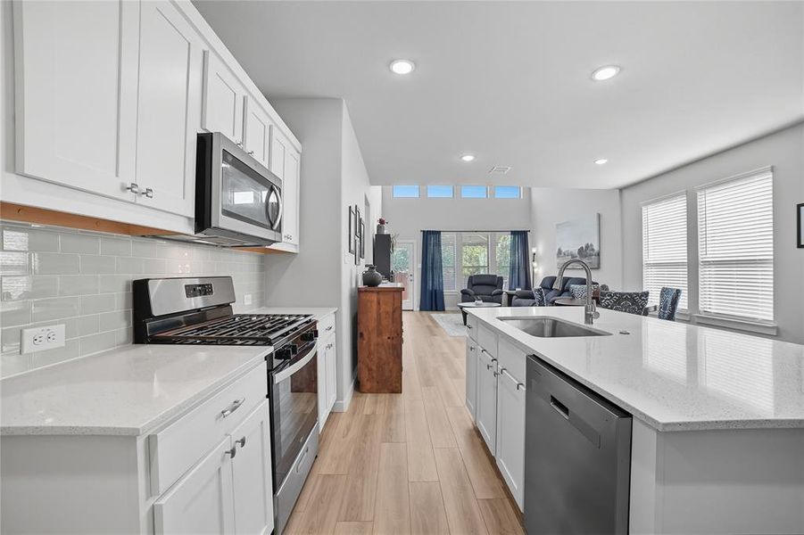 Furnished interior view inside a new home in Oak Creek, Forney (Image 5).