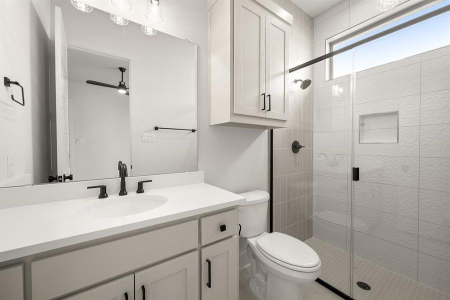 1849 Sutherland Crescent- Bathroom-2