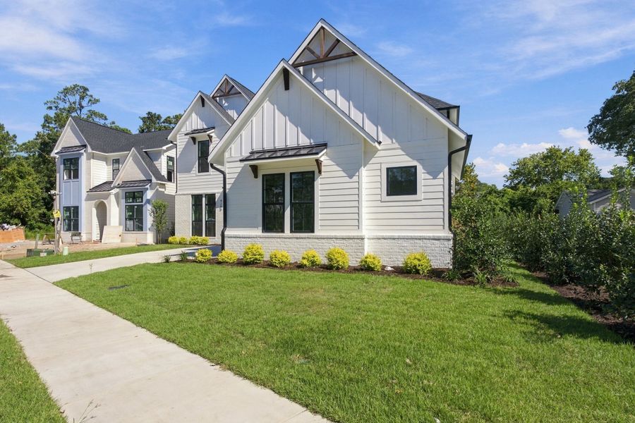 Representative exterior photo of a completed home built from the The Emerson by RobuckHomes in Stonehenge, Raleigh, NC (Image 41).