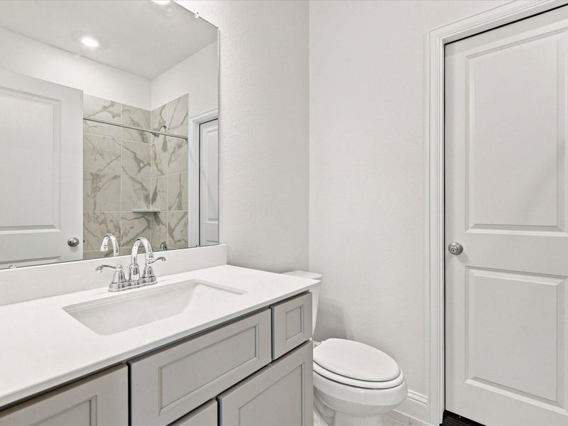 Full bathroom for bedroom 3