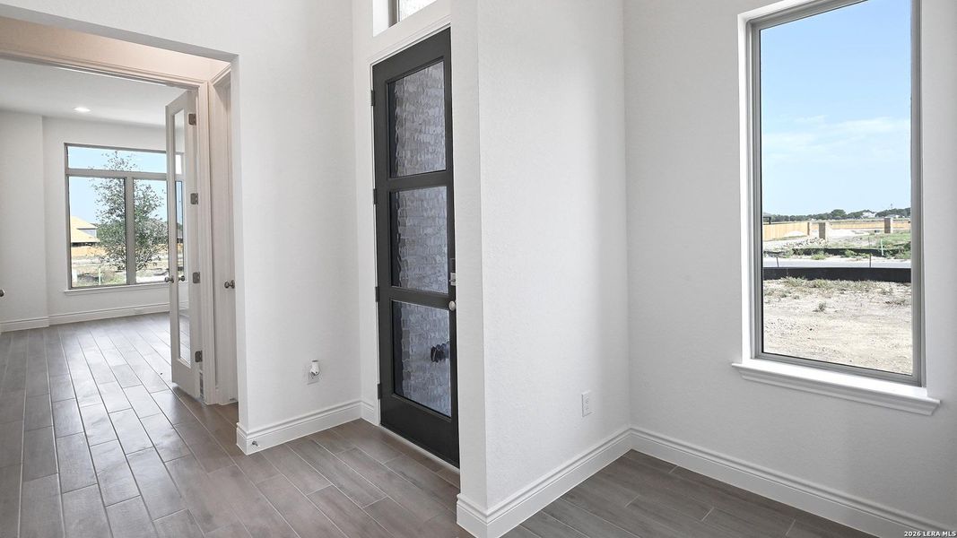 Spacious, unfurnished interior of a new home in Legacy at Lake Dunlap, New Braunfels (Image 25).