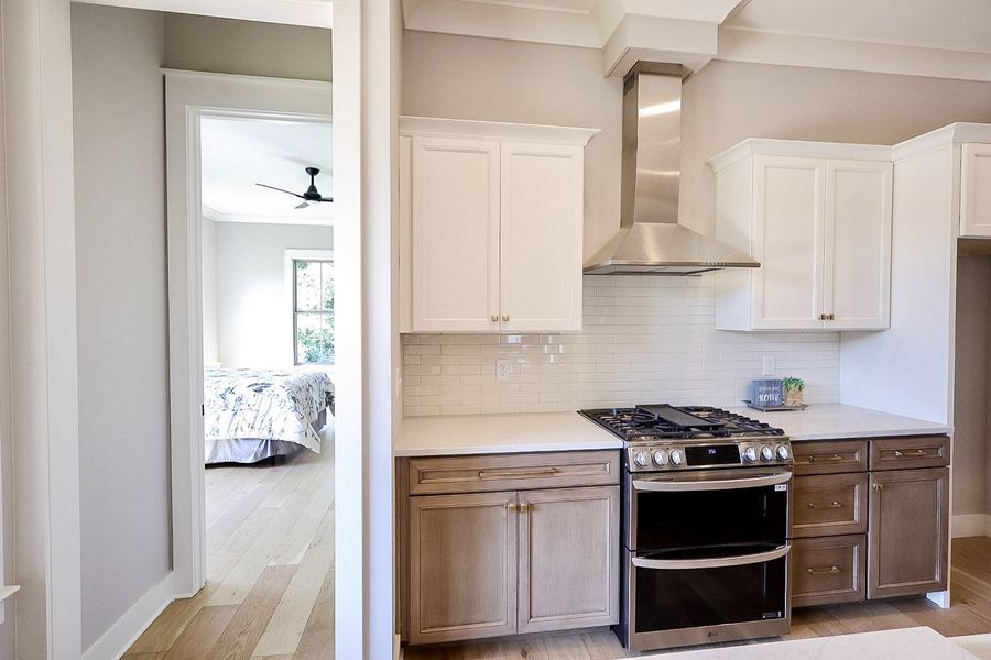 Furnished interior view inside a new home in Creekside, Cleveland (Image 16).