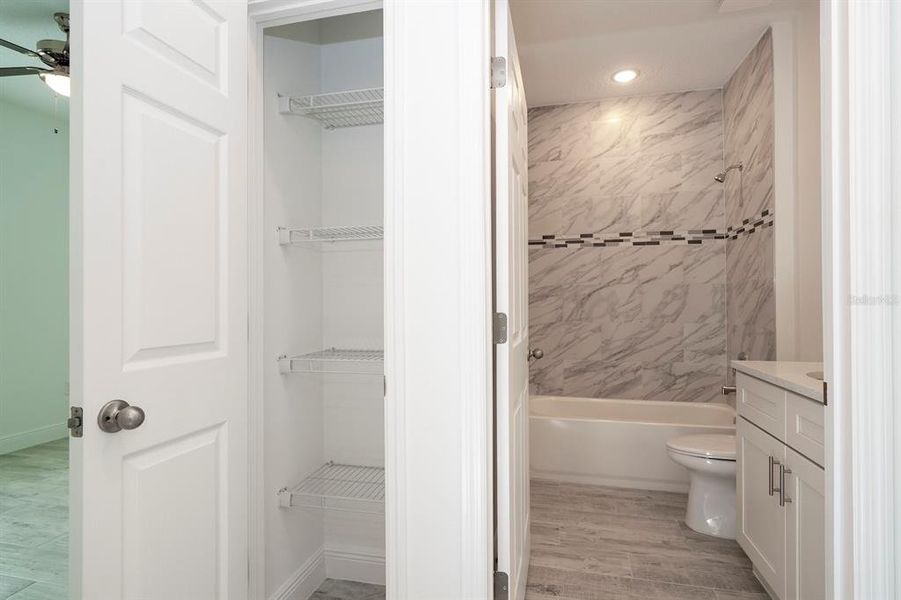 Furnished interior view inside a new home in , Ocala (Image 19).