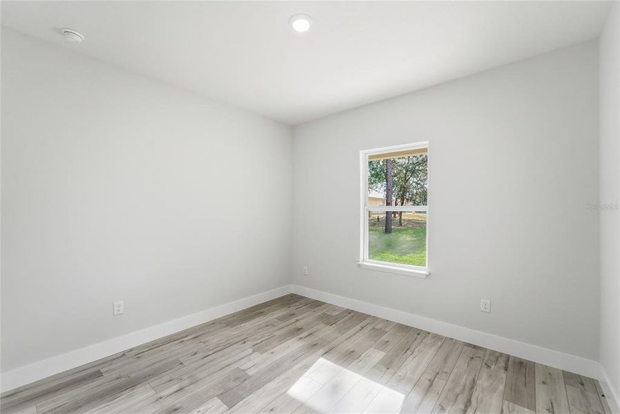 Spacious, unfurnished interior of a new home in , Citrus Springs (Image 23).