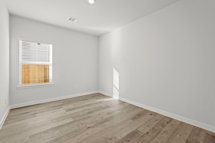 Spacious, unfurnished interior of a new home in Magnolia Springs, Montgomery (Image 16).