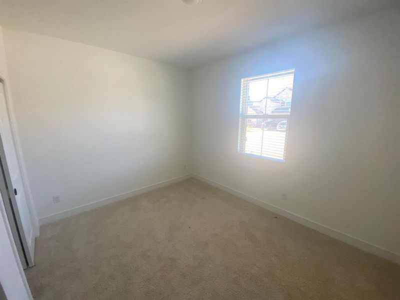 Spacious, unfurnished interior of a new home in Creekshaw, Royse City (Image 10).