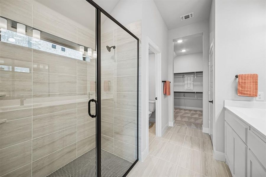 Furnished interior view inside a new home in Creekshaw – Gardens, Royse City (Image 11).