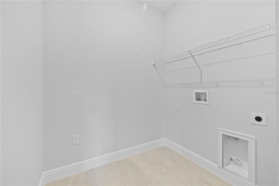 Spacious, unfurnished interior of a new home in , Hernando (Image 22).