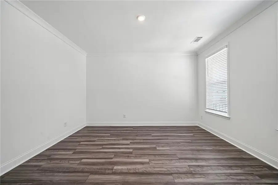 Spacious, unfurnished interior of a new home in Auburn Glen, Dacula (Image 37).