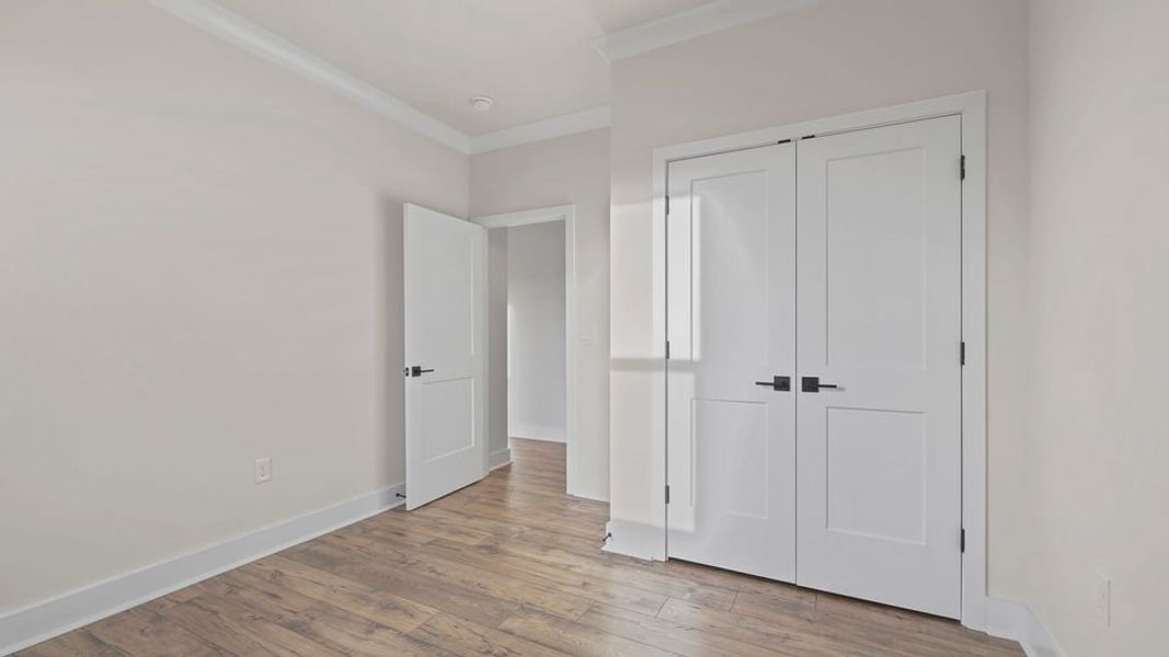Spacious, unfurnished interior of a new home in Cottonwood Ridge, Piedmont (Image 27).