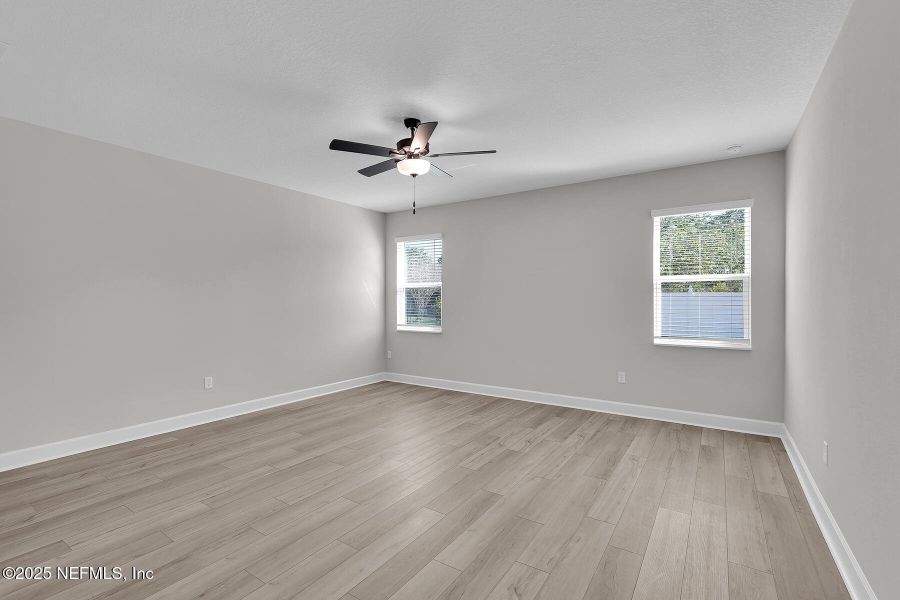 Spacious, unfurnished interior of a new home in , Jacksonville (Image 11).
