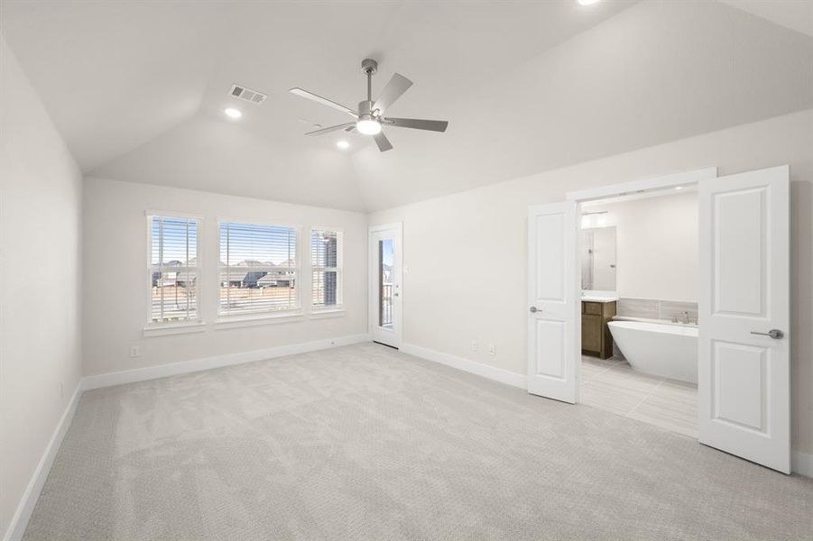 Spacious, unfurnished interior of a new home in The Abbey at Mercer Crossing, Farmers Branch (Image 26).