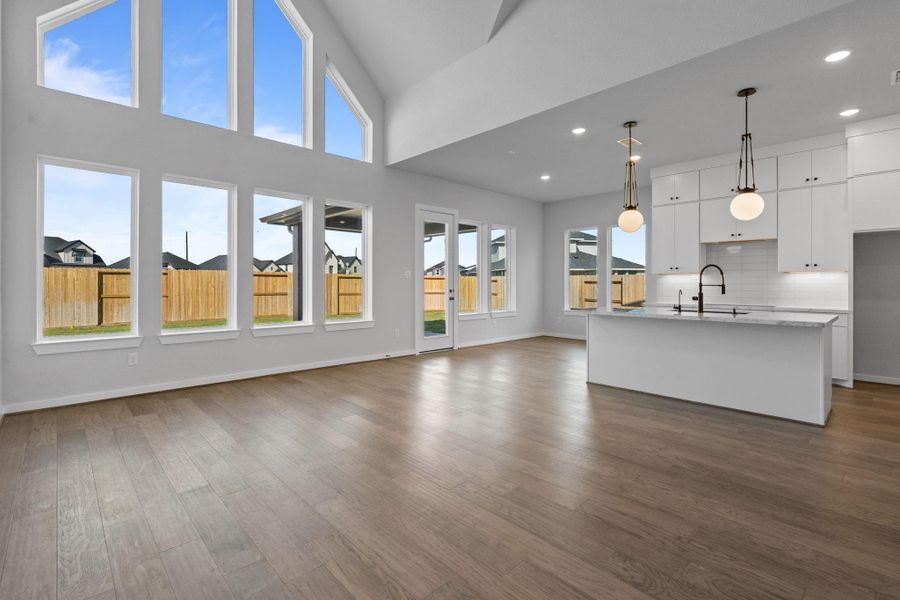 Spacious, unfurnished interior of a new home in Cross Creek West 50', Fulshear (Image 9). Spacious, unfurnished interior of a new home in Cross Creek West 50', Fulshear (Image 9).