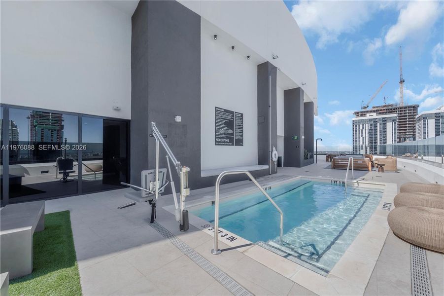 Community amenities in , Miami (Image 56).