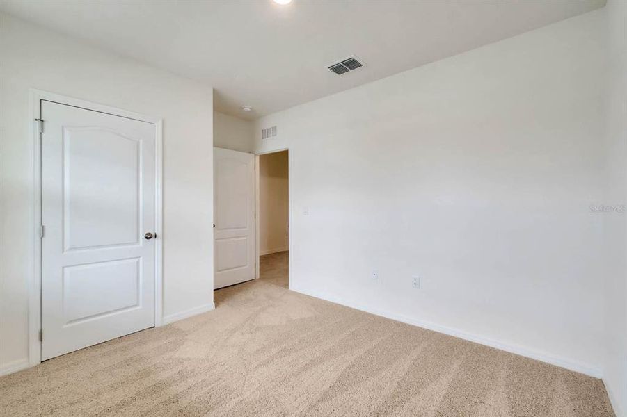 Spacious, unfurnished interior of a new home in Timberwalk, Mount Dora (Image 17).