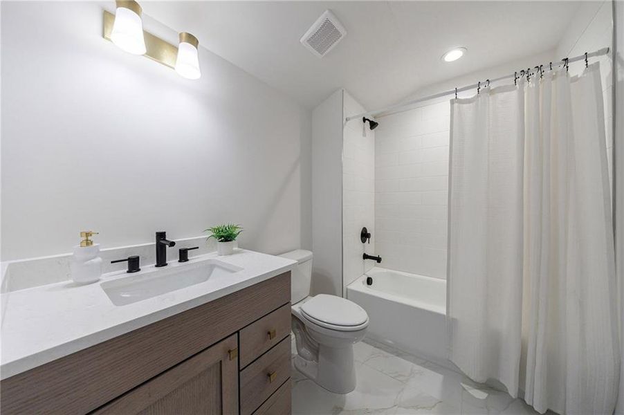Furnished interior view inside a new home in , Alpharetta (Image 45).