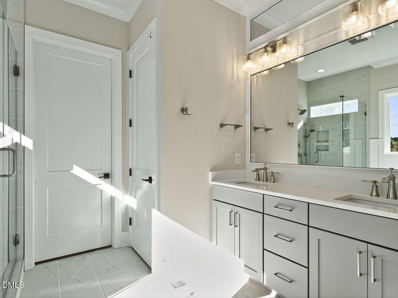 020-1280x960-bathroom