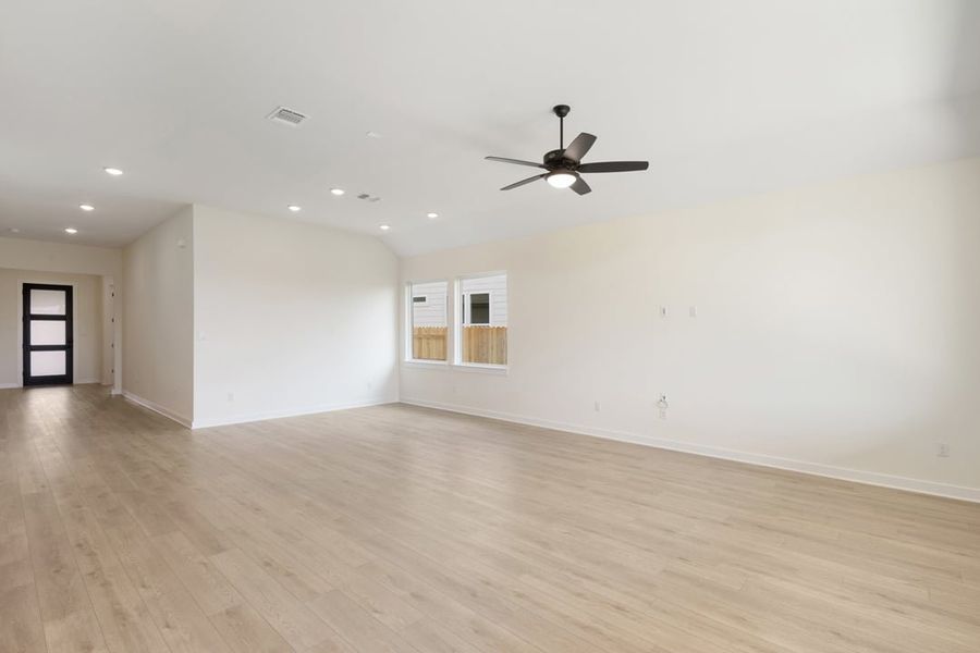 Spacious, unfurnished interior of a new home in Lagos Reserve, Manor (Image 30).