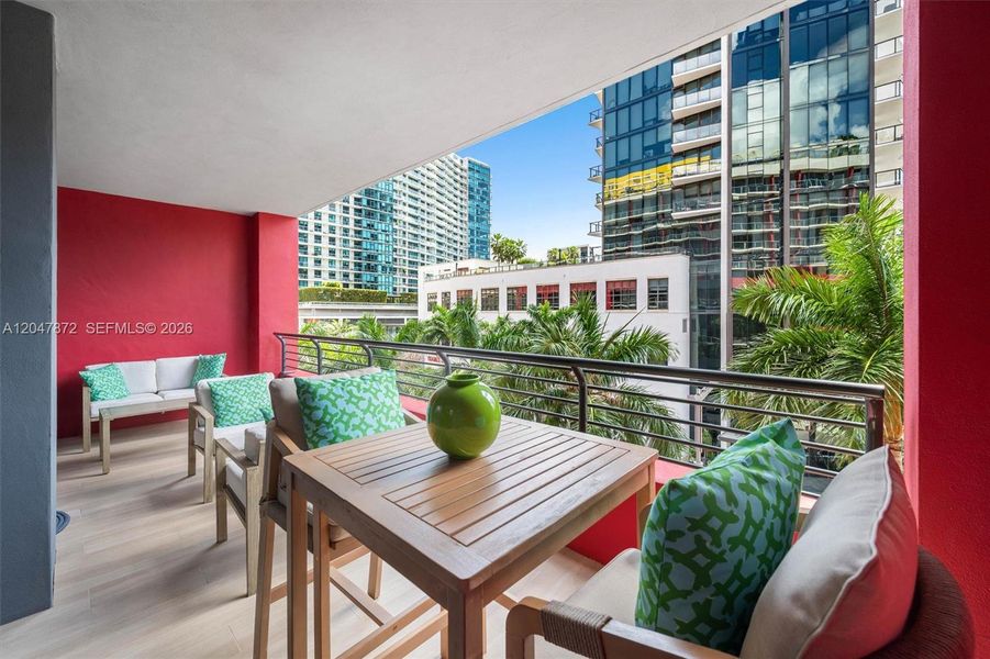 Condo located in Miami, FL showcasing its design and architecture (Image 22).