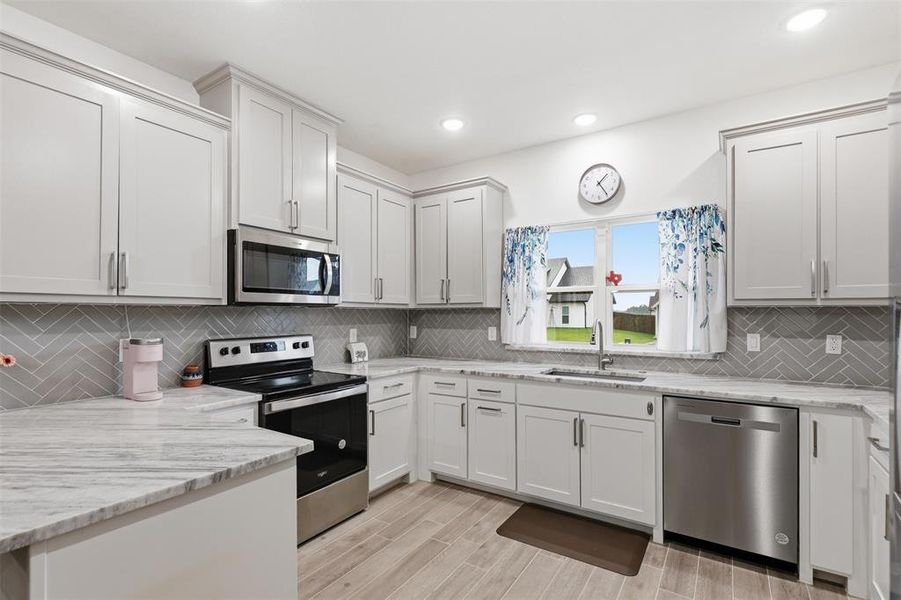 Furnished interior view inside a new home in , Tolar (Image 28).