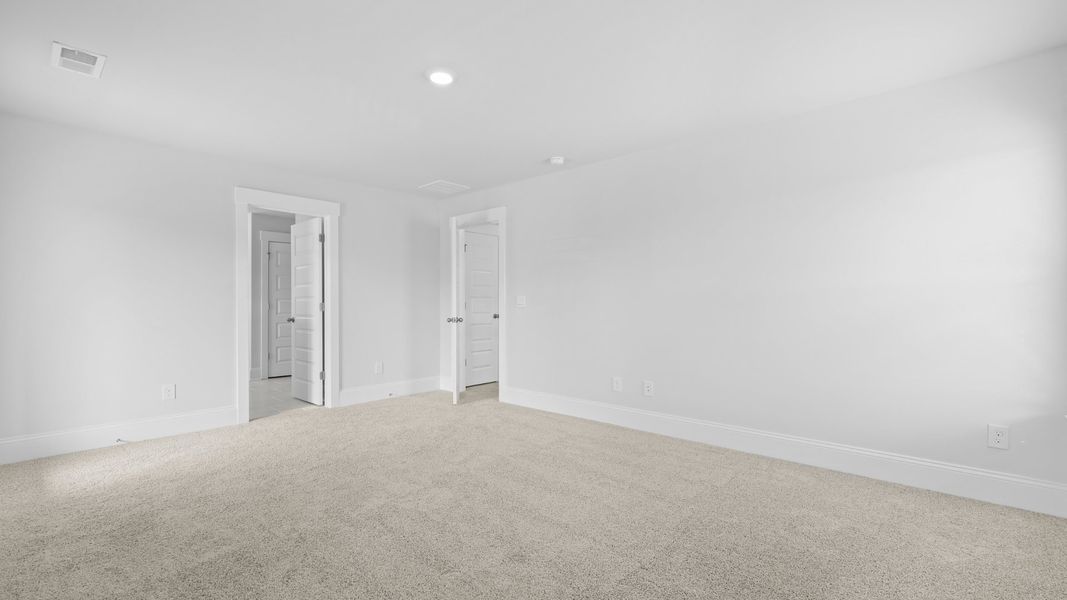 Representative unfurnished interior of a home built from the SPRUCEWOOD by D.R. Horton in Sheep Island, Summerville (Image 24).
