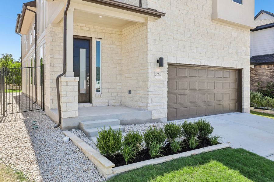 Exterior details and patio area of a home in Foxfield, Austin (Image 2).