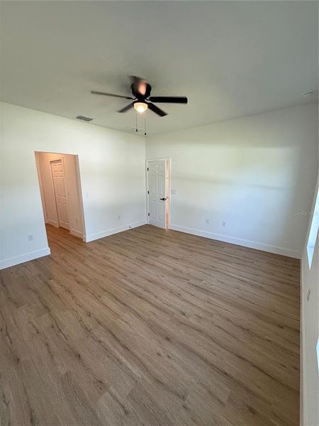 Spacious, unfurnished interior of a new home in , Ocala (Image 35).