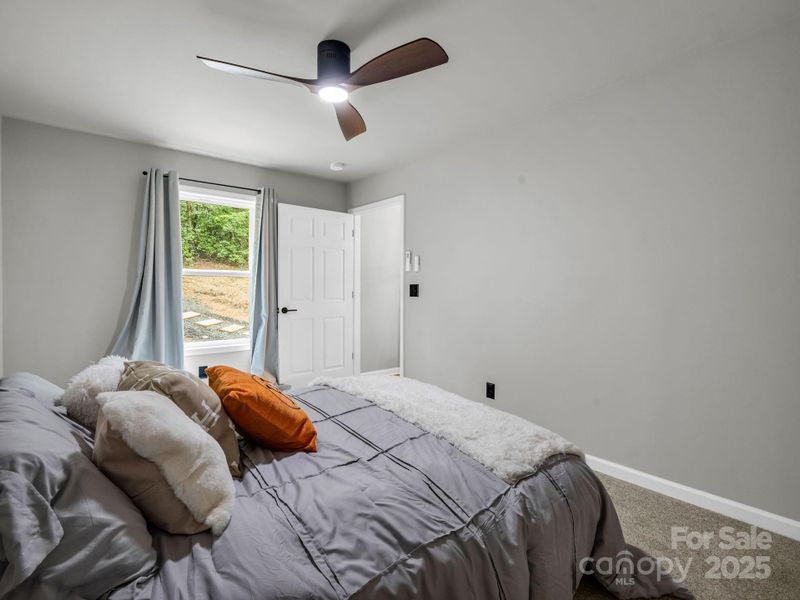 257 Roadrunner Circle Lake Lure NC 28746-27 257 Roadrunner Circle Lake Lure NC 28746-27