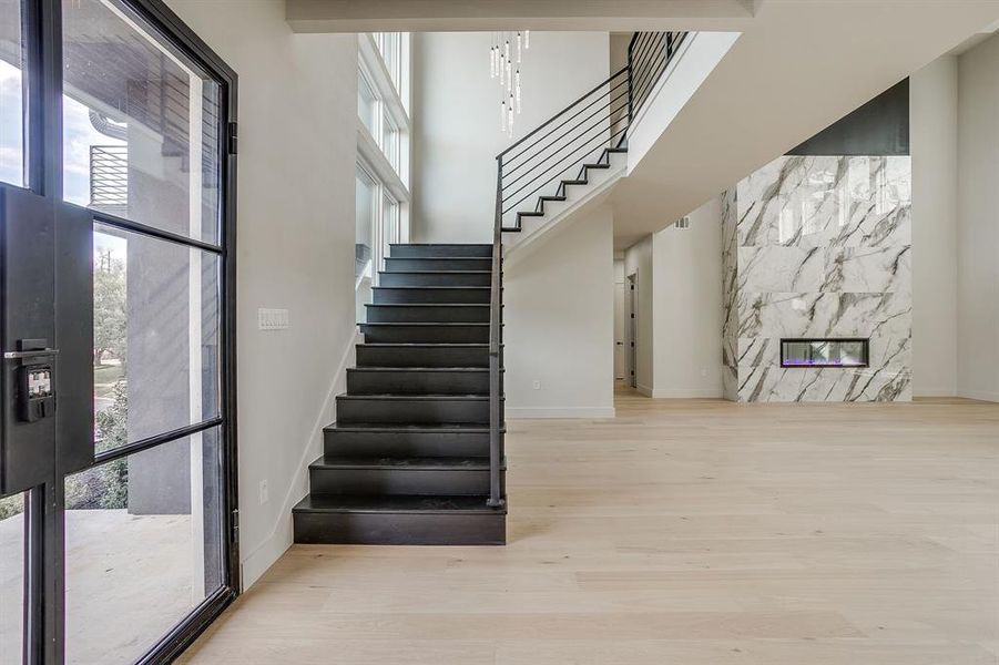 Spacious, unfurnished interior of a new home in , Arlington (Image 27).