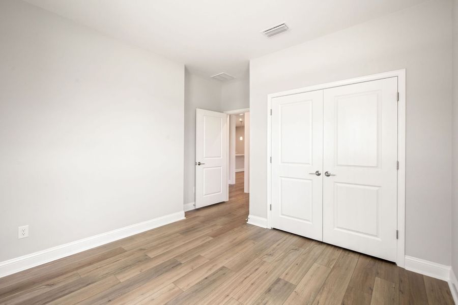 Spacious, unfurnished interior of a new home in Sun City Hilton Head, Bluffton (Image 16).