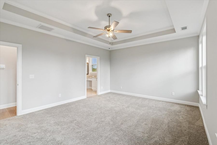 Spacious, unfurnished interior of a new home in Sinclair at Crawford Creek, Grovetown (Image 31).