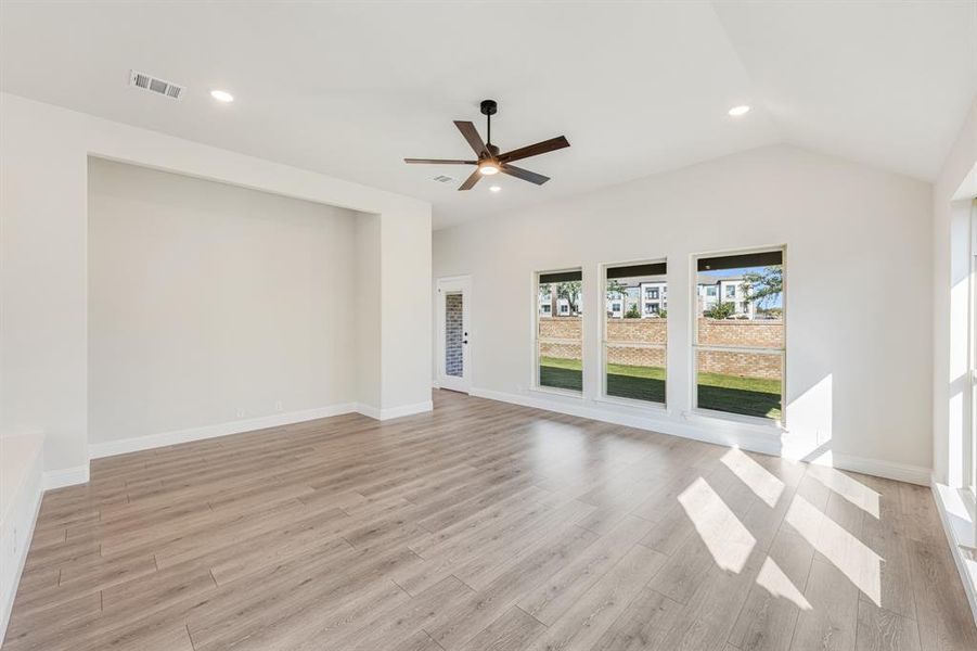 Spacious, unfurnished interior of a new home in Arcadia Trails Classic 50, Balch Springs (Image 24).