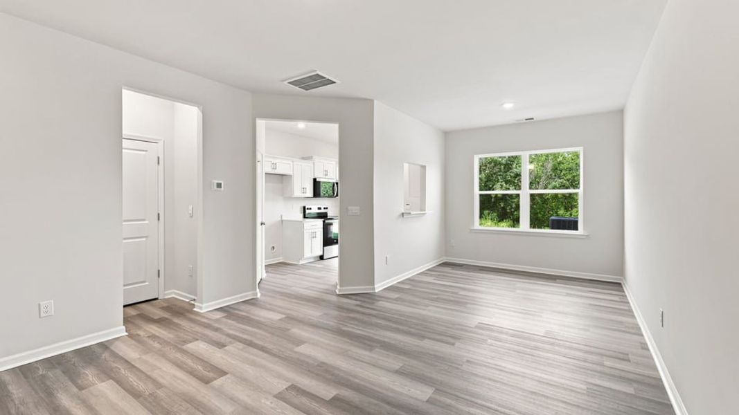 Spacious, unfurnished interior of a new home in Baxter Village, Boiling Springs (Image 15).