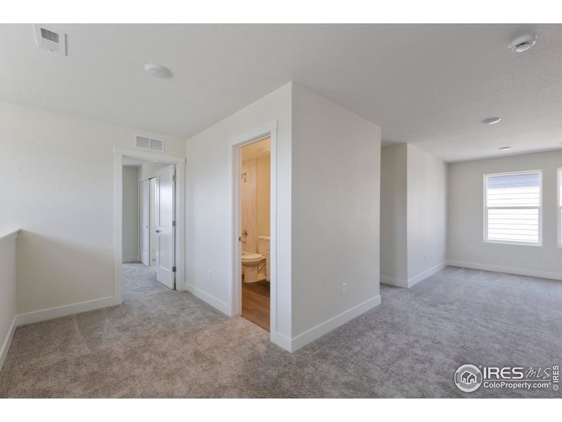 Spacious, unfurnished interior of a new home in Bloom, Fort Collins (Image 19).
