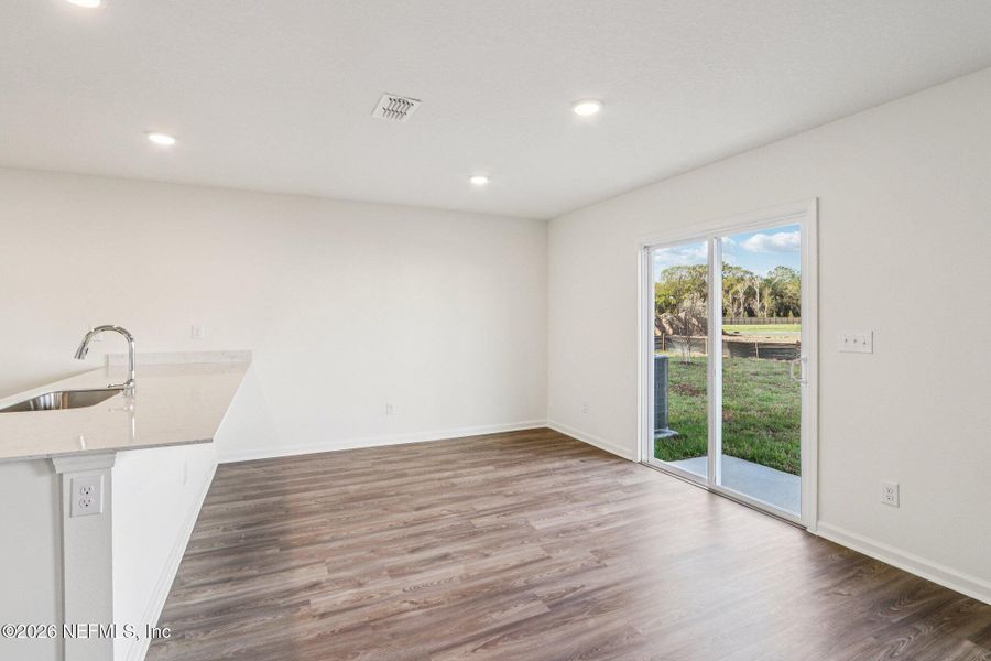 Spacious, unfurnished interior of a new home in Park Grove, Jacksonville (Image 30).