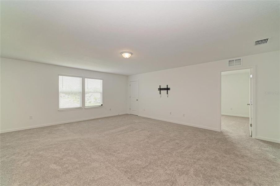 Spacious, unfurnished interior of a new home in Oakfield Lakes, Parrish (Image 44). Spacious, unfurnished interior of a new home in Oakfield Lakes, Parrish (Image 44).