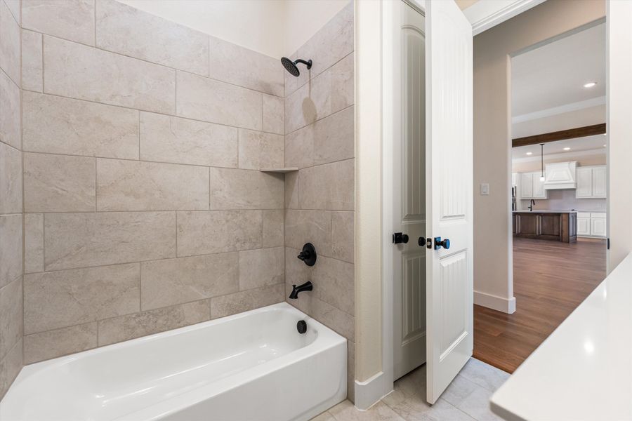 Furnished interior view inside a new home in Eagle Ridge Estates, Weatherford (Image 16).
