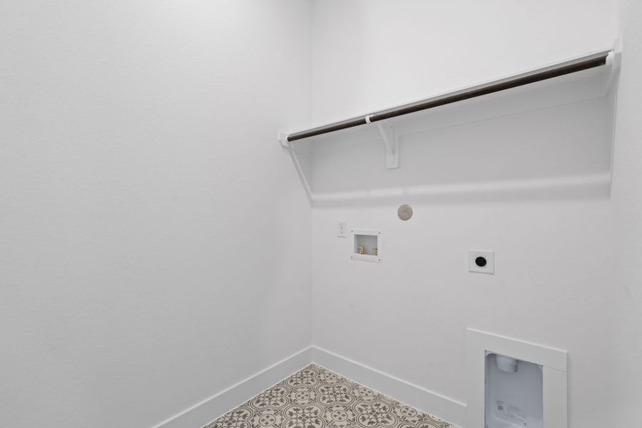 Spacious, unfurnished interior of a new home in Artavia, Conroe (Image 13).