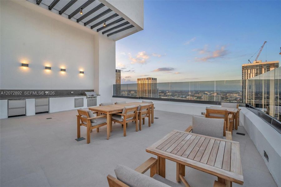Condo located in Miami, FL showcasing its design and architecture (Image 30).