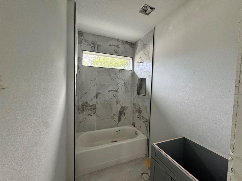 Spacious, unfurnished interior of a new home in , Ocala (Image 35).