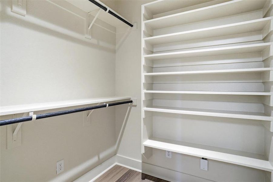 Spacious, unfurnished interior of a new home in , Sanger (Image 20).