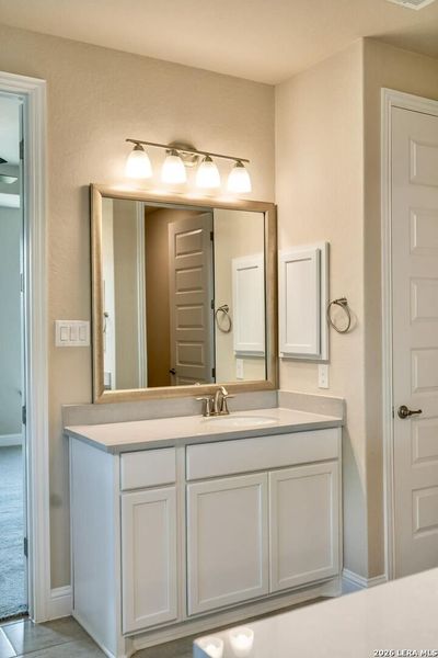 Furnished interior view inside a new home in Buffalo Crossing, Cibolo (Image 5).