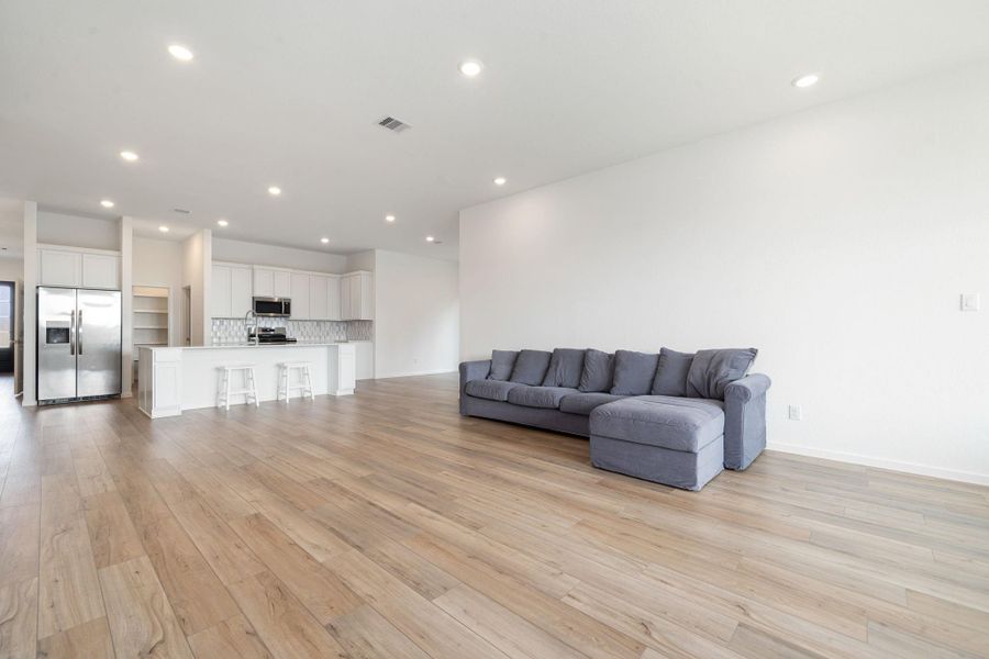 Furnished interior view inside a new home in Lago Mar: Fairway Collections, Texas City (Image 16). Furnished interior view inside a new home in Lago Mar: Fairway Collections, Texas City (Image 16).