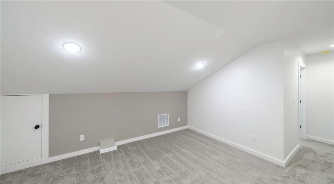 Spacious, unfurnished interior of a new home in , Bremen (Image 30). Spacious, unfurnished interior of a new home in , Bremen (Image 30).