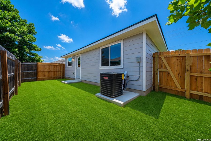 Exterior details and patio area of a home in , Seguin (Image 4).